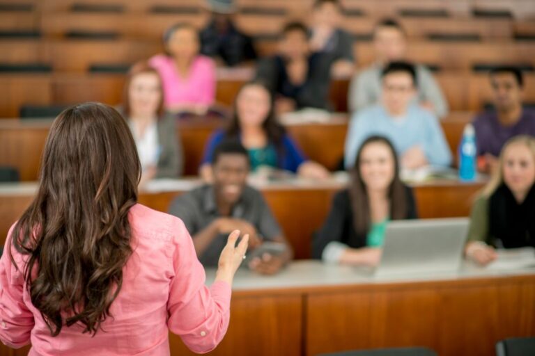 Pros and Cons of Living in a College Town